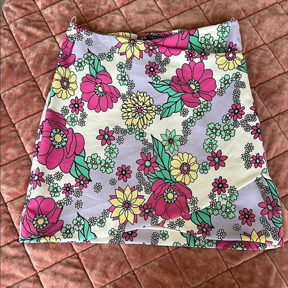 Zara Pink and Yellow A-Line Mini Skirt with Cut Out - Picture 1 of 2